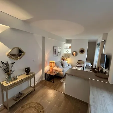 Apartment Cozy Modern -